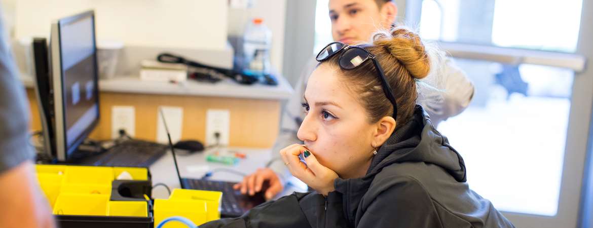 UC Merced - Mechanical Engineering students working in lab